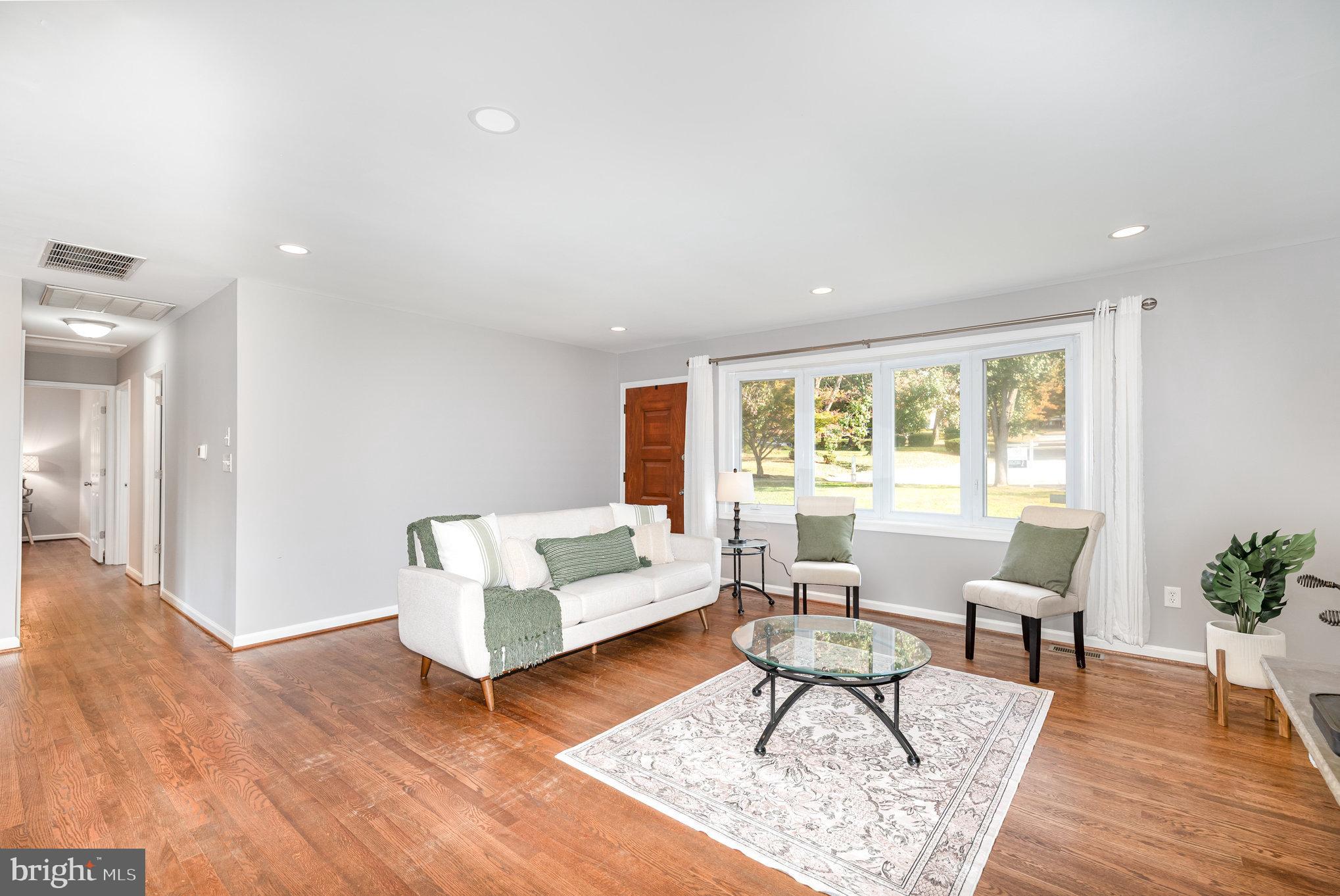 2510 Roy Terrace Fallston, MD 21047 - Photo 4 of 31