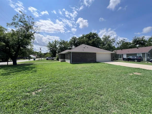 $1,850 | 1331 Lanius Street, Gainesville, TX 76240