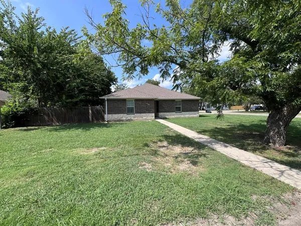 $1,850 | 1331 Lanius Street, Gainesville, TX 76240