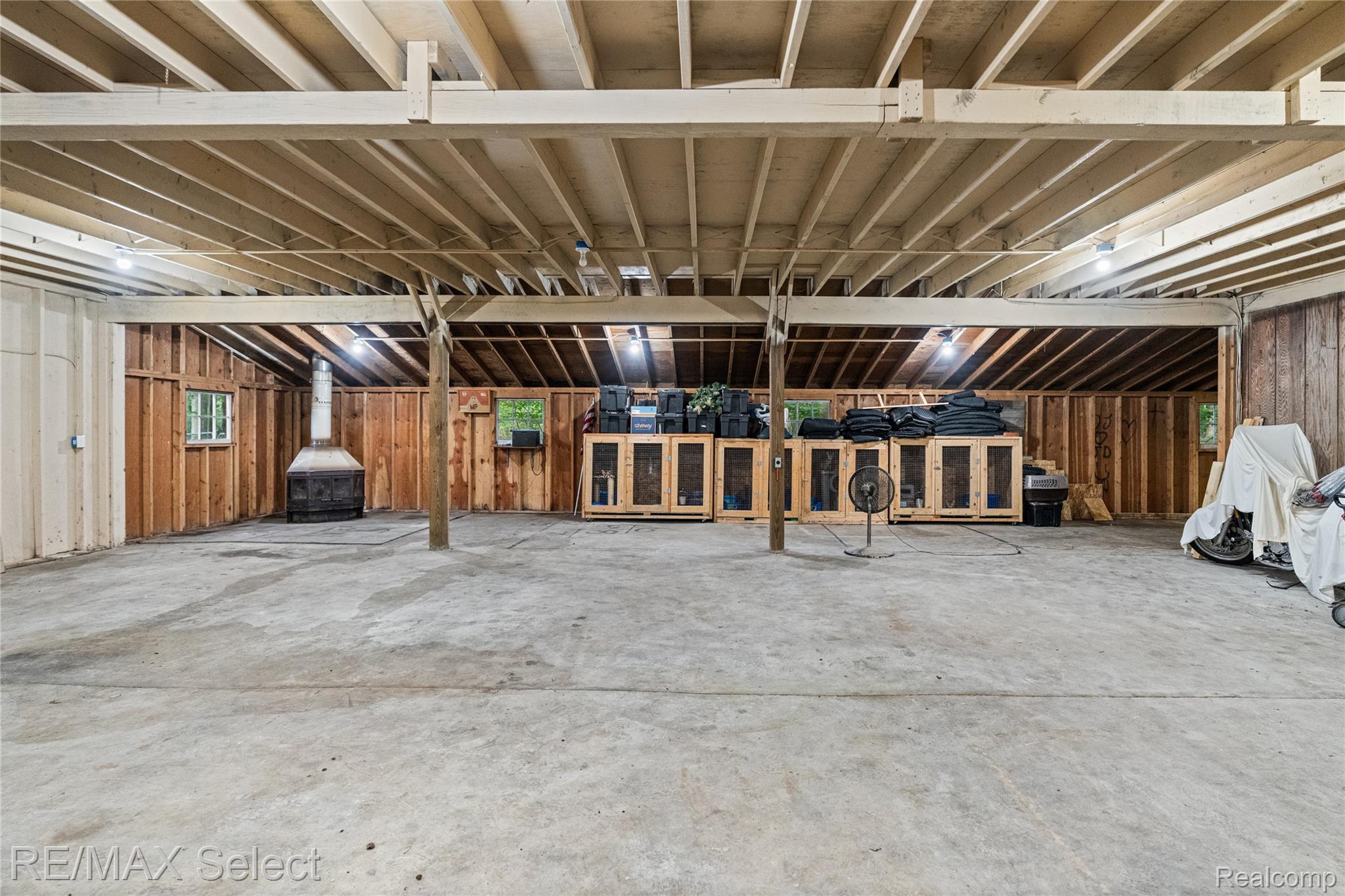 3471 South Towerline Road Bridgeport, MI 48722 - Photo 44 of 55 3471 S Towerline Rd barn 03.jpg