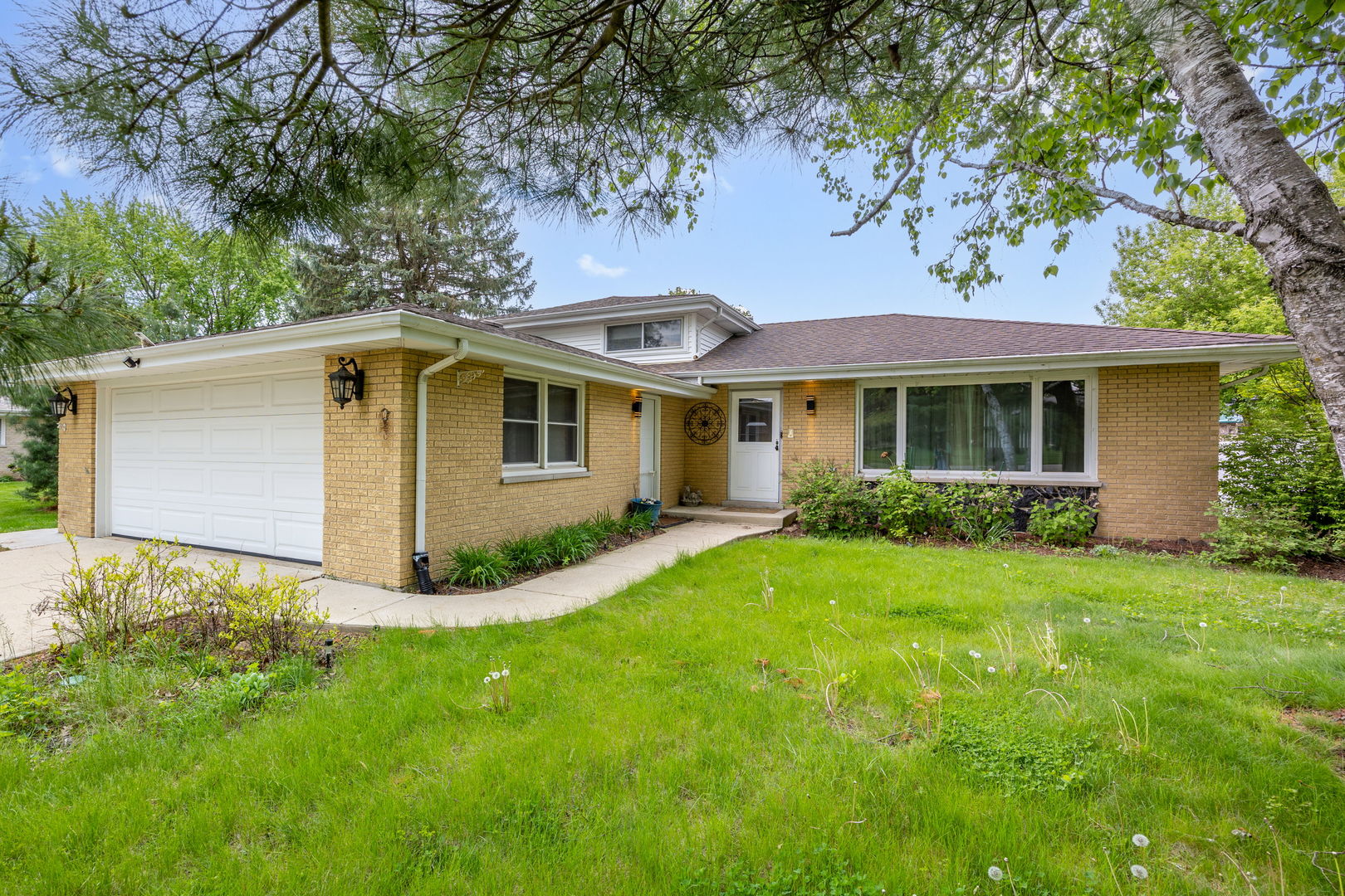 9S172 Cumnor Road Downers Grove, IL 60516 - Photo 2 of 32