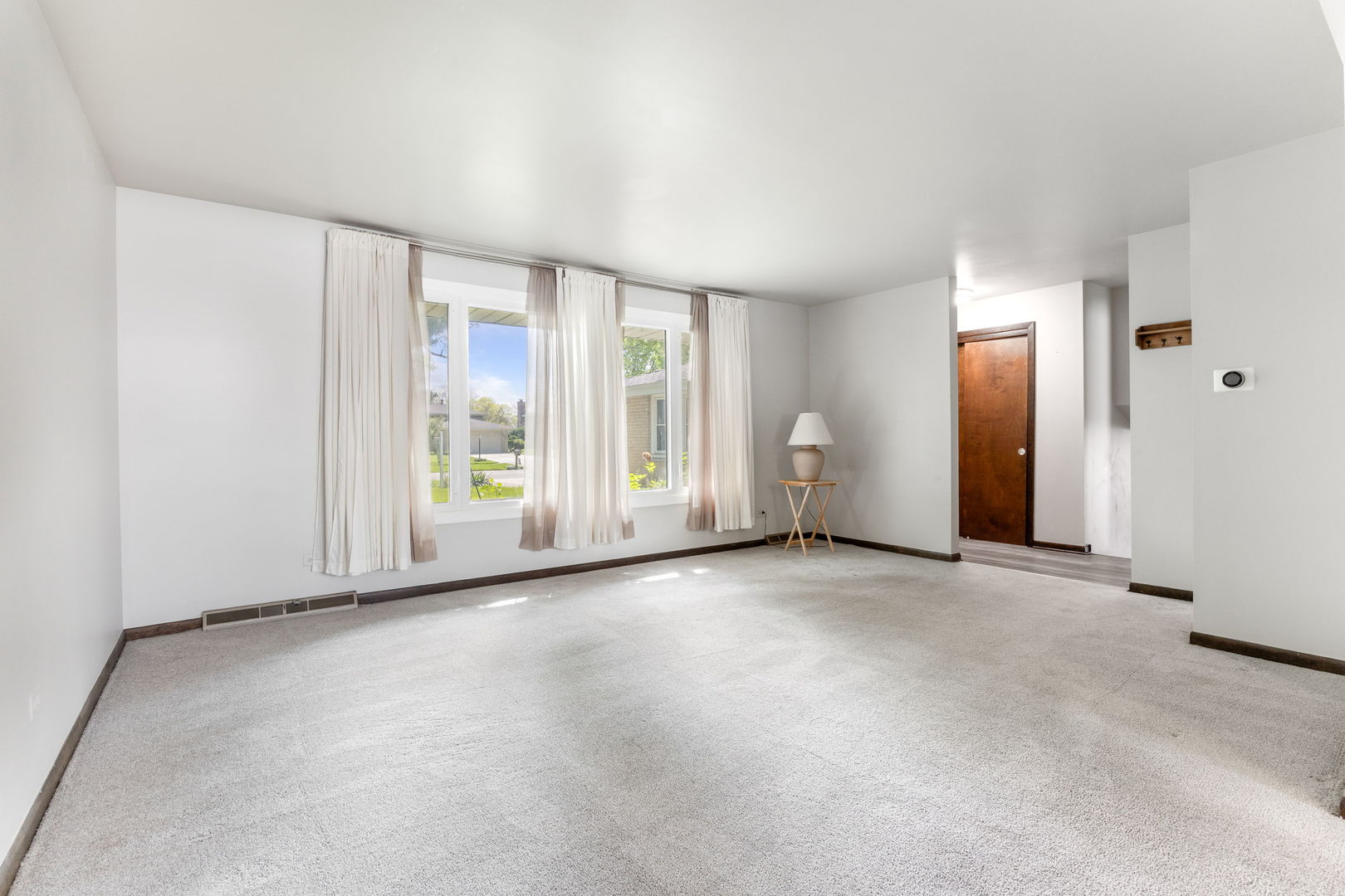 9S172 Cumnor Road Downers Grove, IL 60516 - Photo 6 of 32