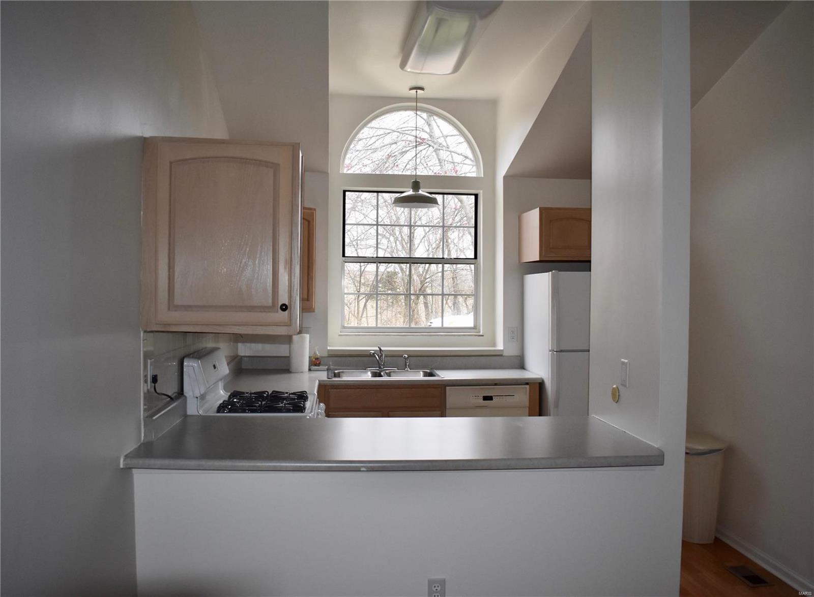 4305 Rockspur Court St. Louis, MO 63128 - Photo 2 of 30 Gallery Image 2