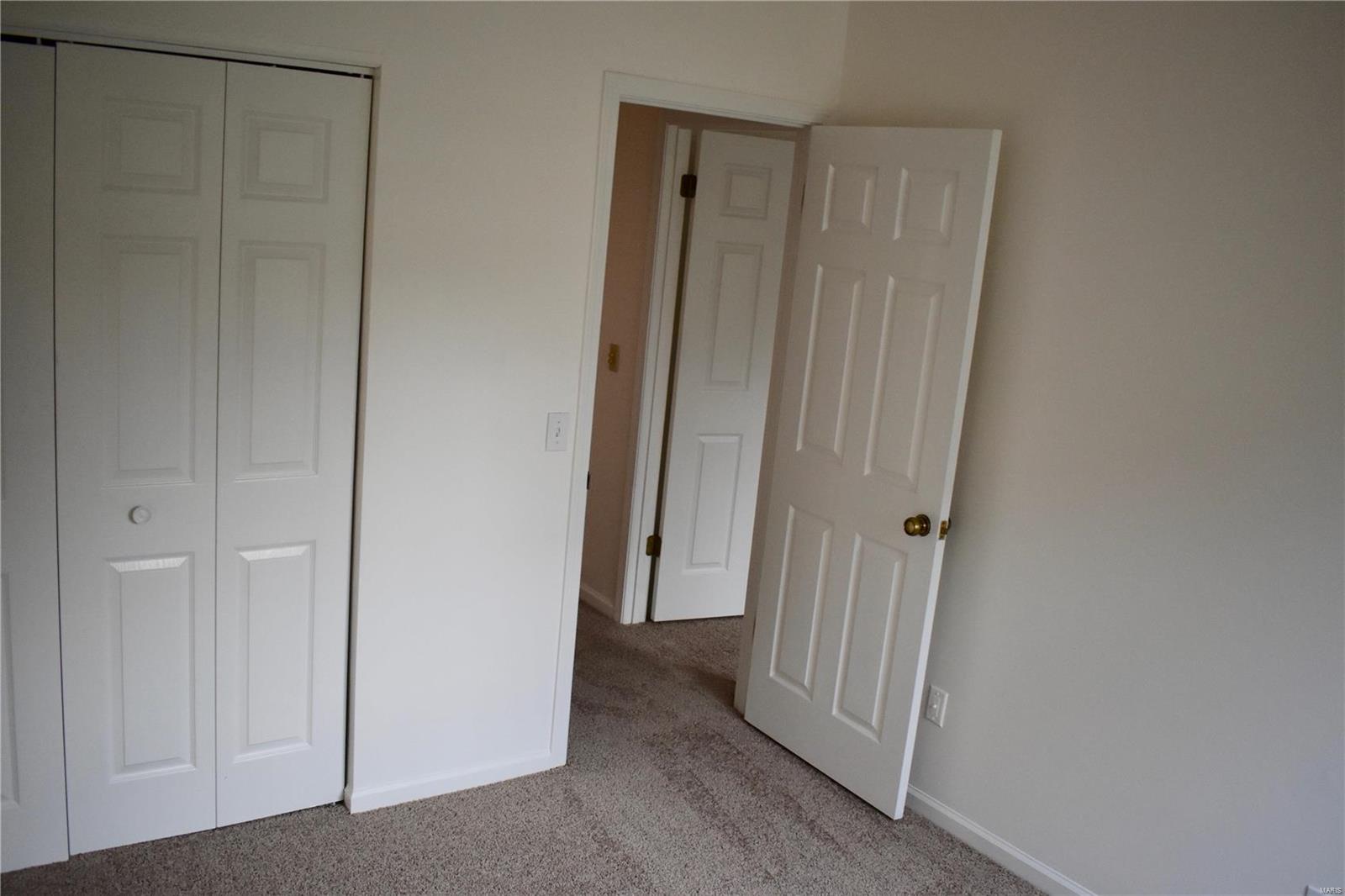 4305 Rockspur Court St. Louis, MO 63128 - Photo 13 of 30 Gallery Image 13