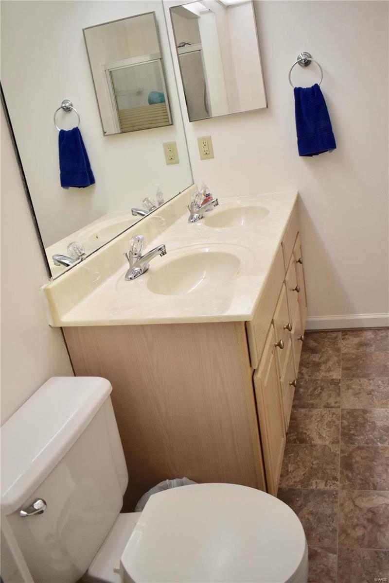 4305 Rockspur Court St. Louis, MO 63128 - Photo 16 of 30 Gallery Image 16