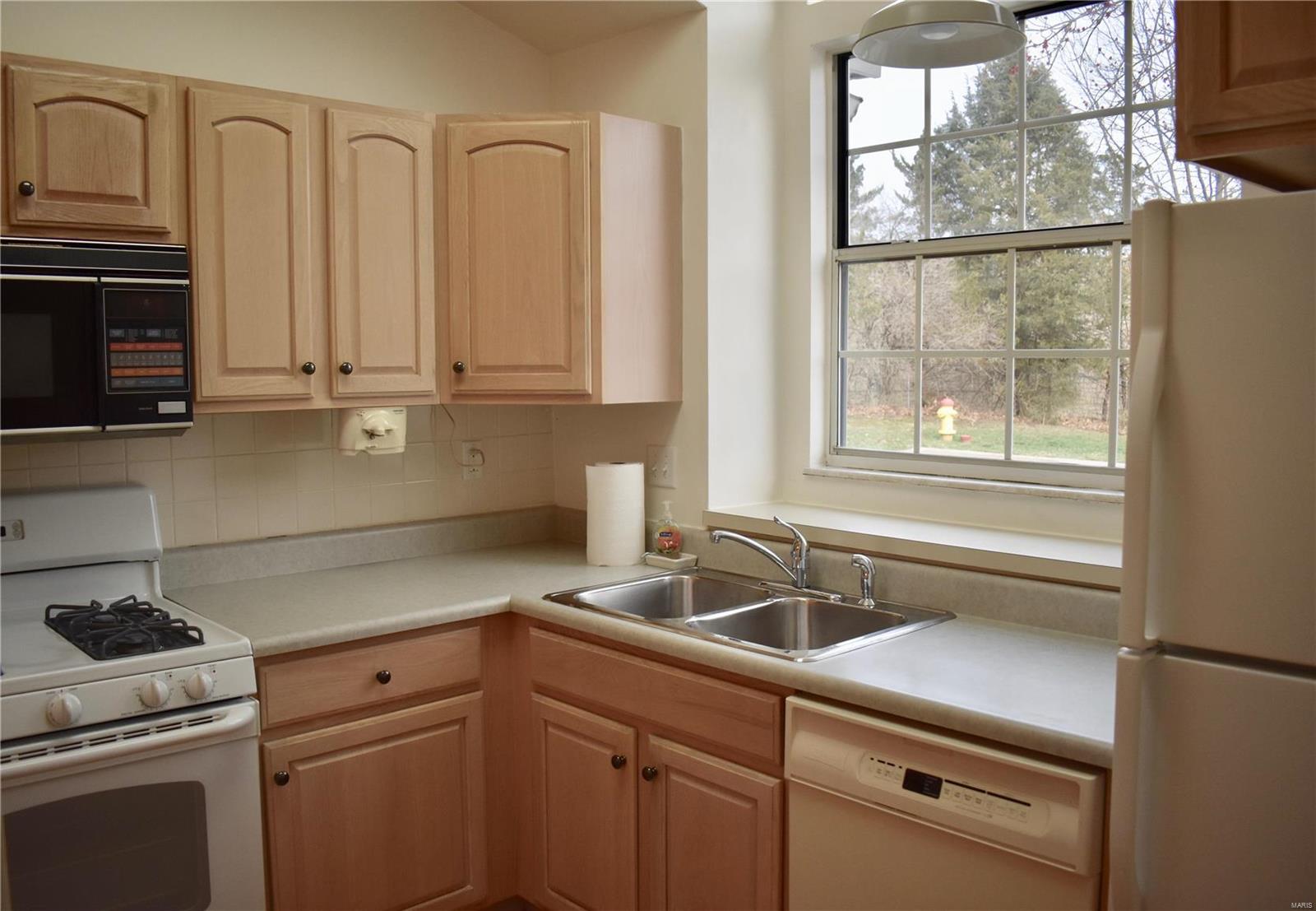 4305 Rockspur Court St. Louis, MO 63128 - Photo 3 of 30 Gallery Image 3