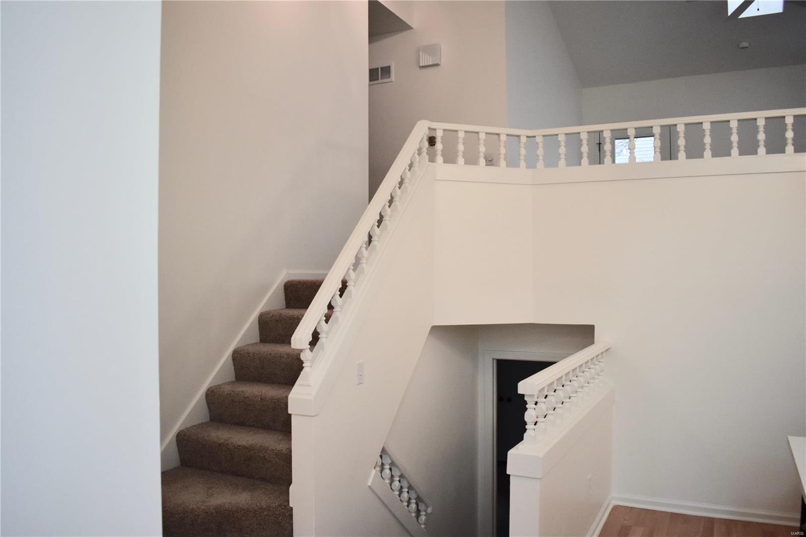 4305 Rockspur Court St. Louis, MO 63128 - Photo 5 of 30 Gallery Image 5