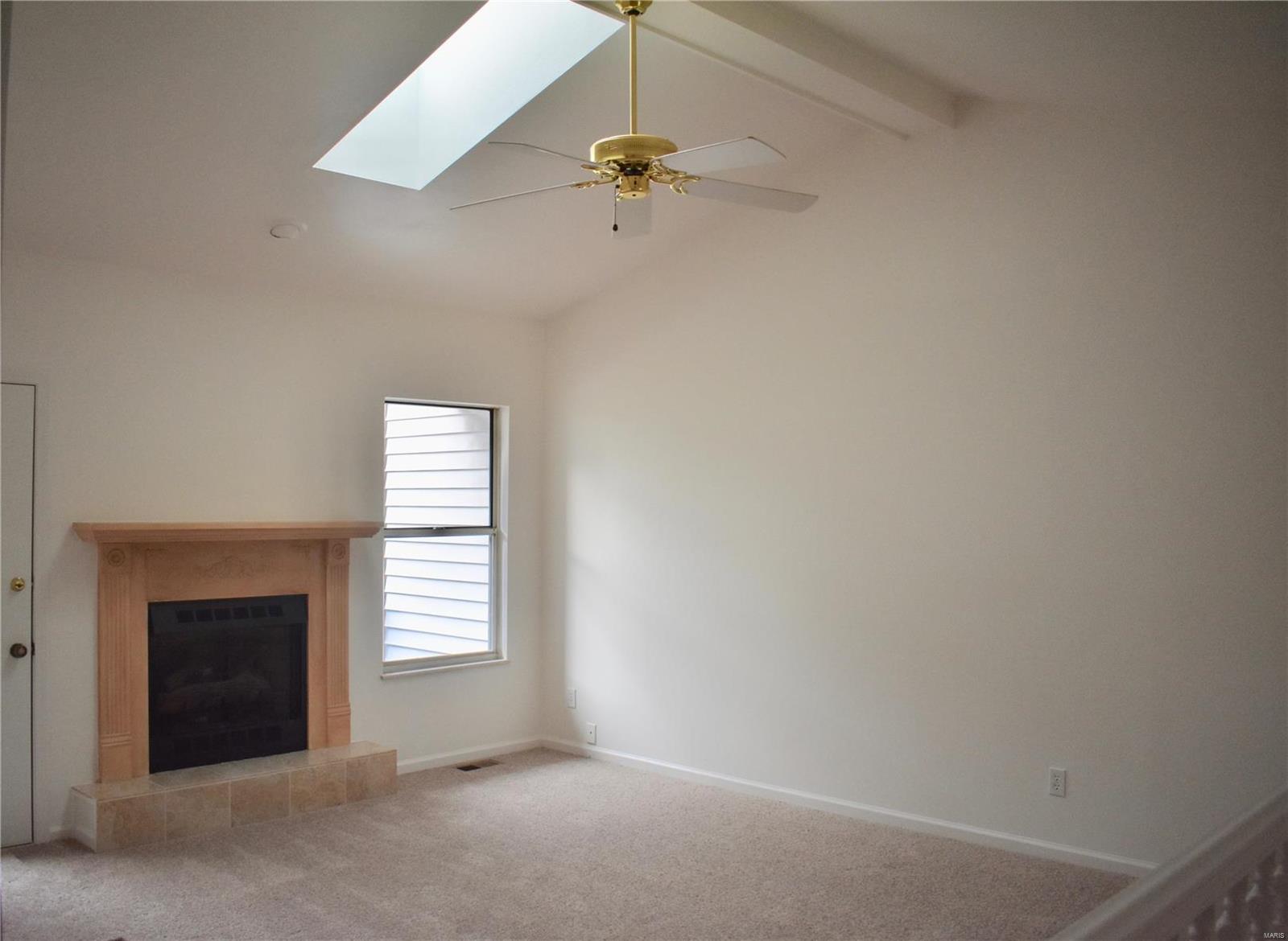 4305 Rockspur Court St. Louis, MO 63128 - Photo 8 of 30 Gallery Image 8