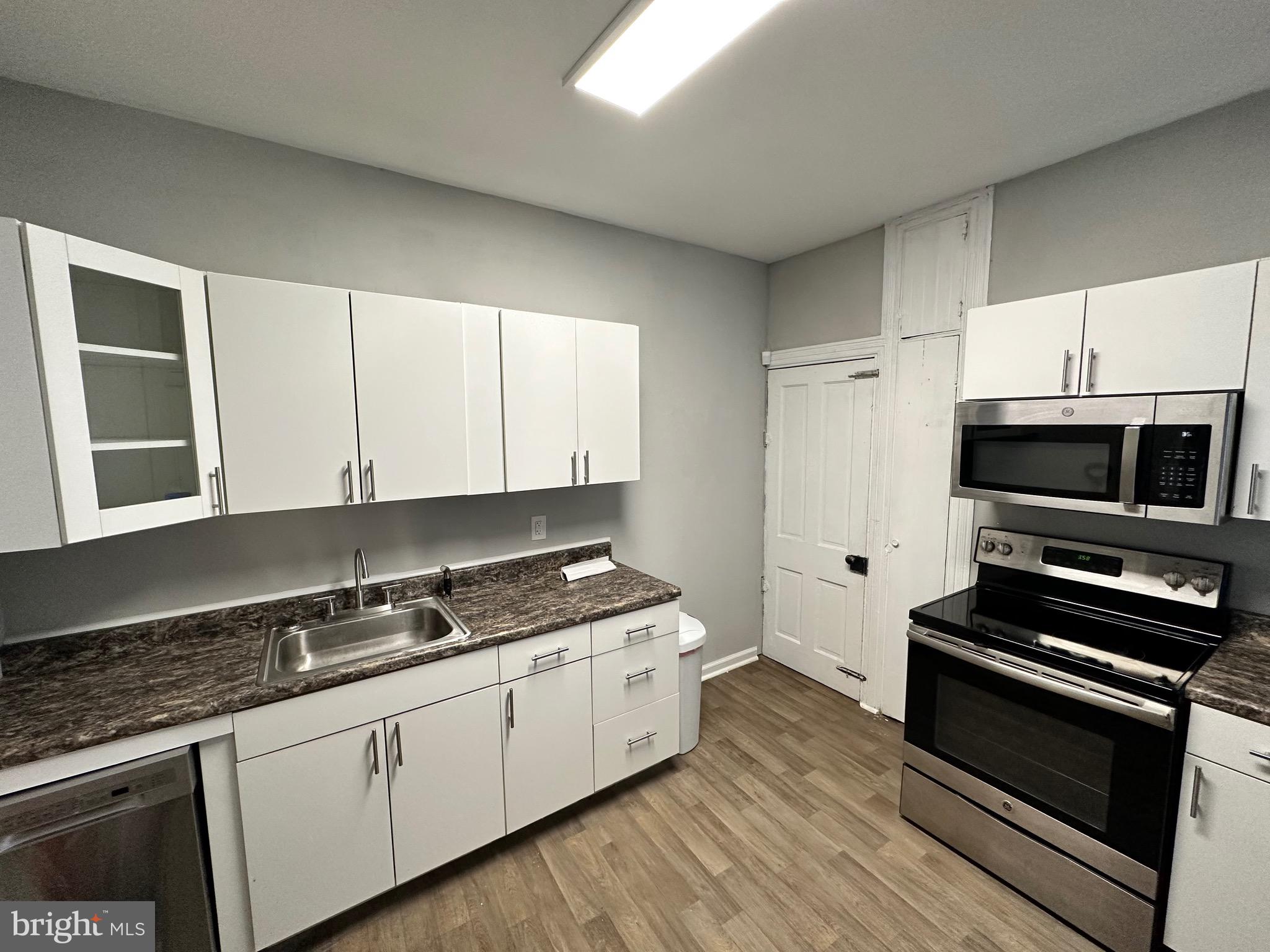 242 Grant Street Salem, NJ 08079 - Photo 6 of 16 Kitchen View