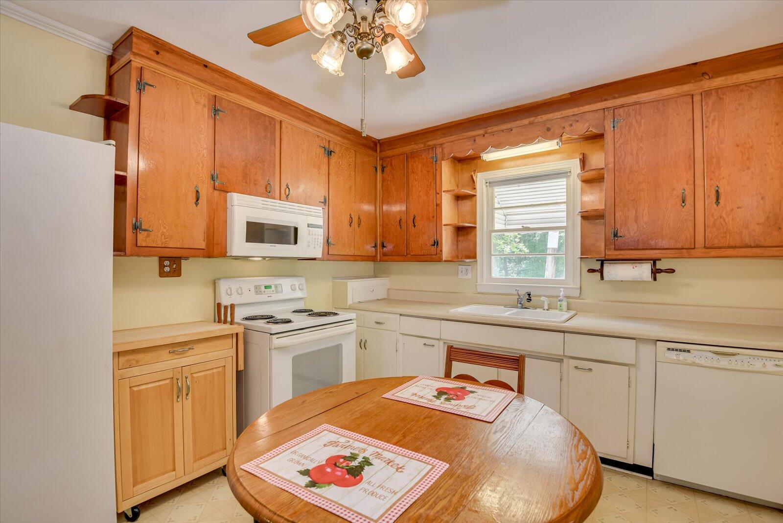 1370 Wire Road Aiken, SC 29805 - Photo 10 of 41