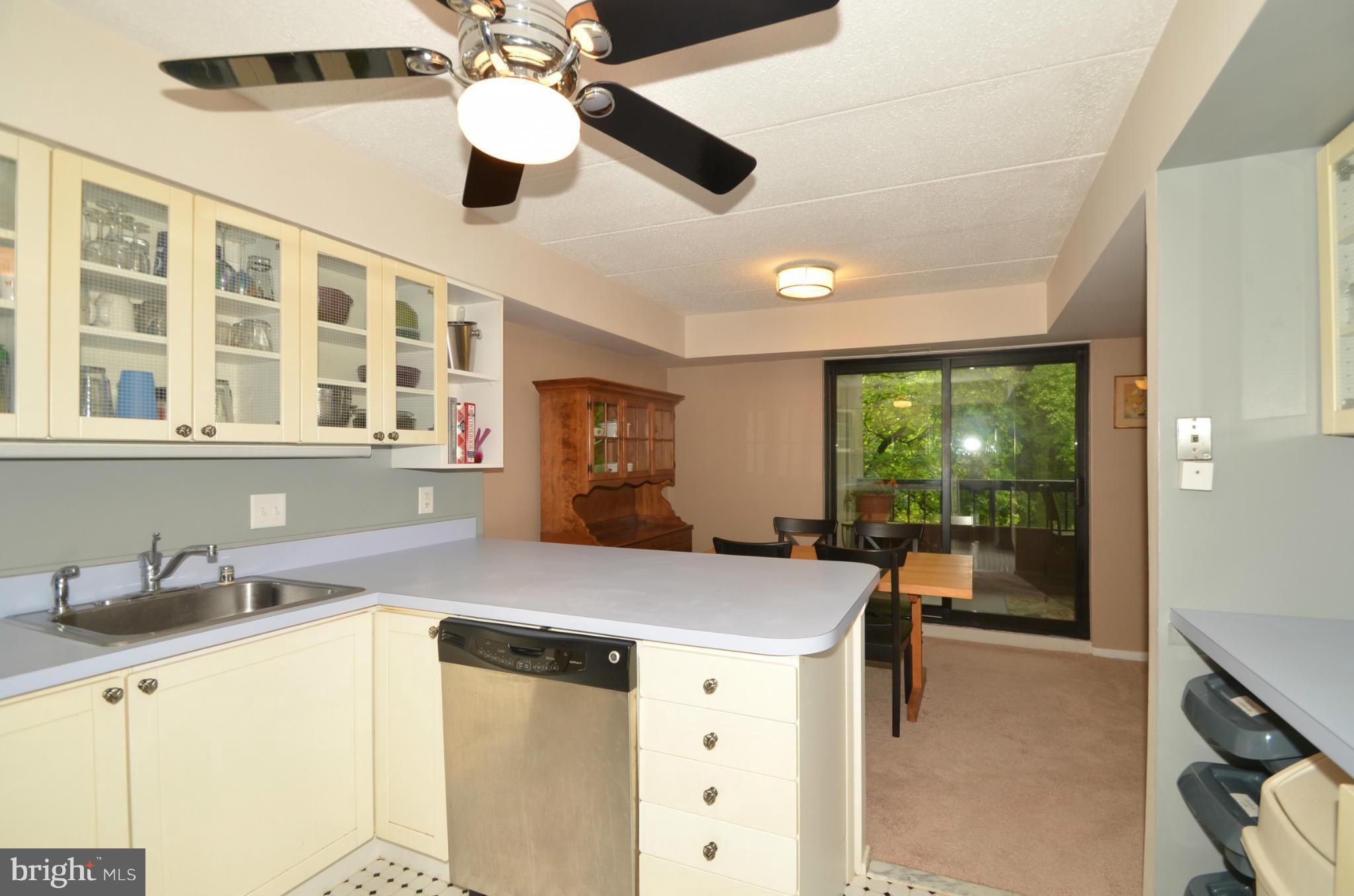 5689 Harpers Farm Road, Unit D Columbia, MD 21044 - Photo 8 of 23 Kitchen