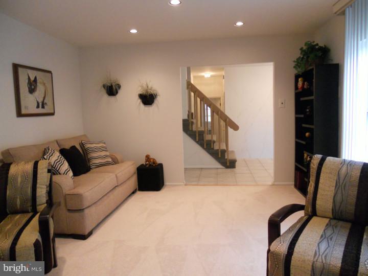 7 Banner Road Cherry Hill, NJ 08003 - Photo 6 of 25 Living Room