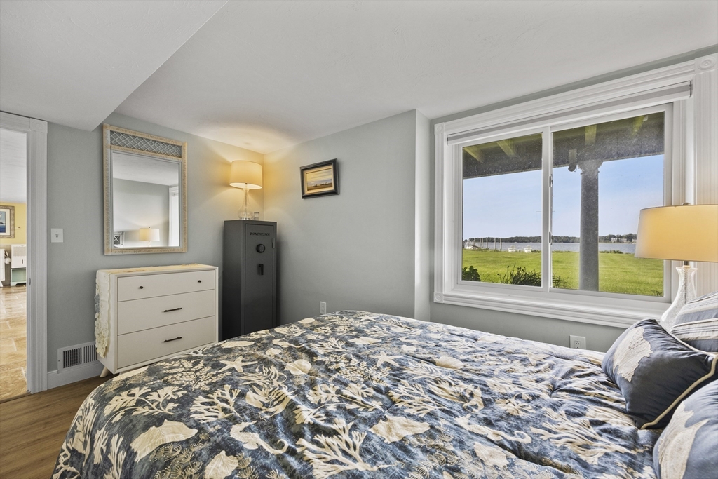 3 Sias Point Road Buzzards Bay, MA 02532 - Photo 12 of 41
