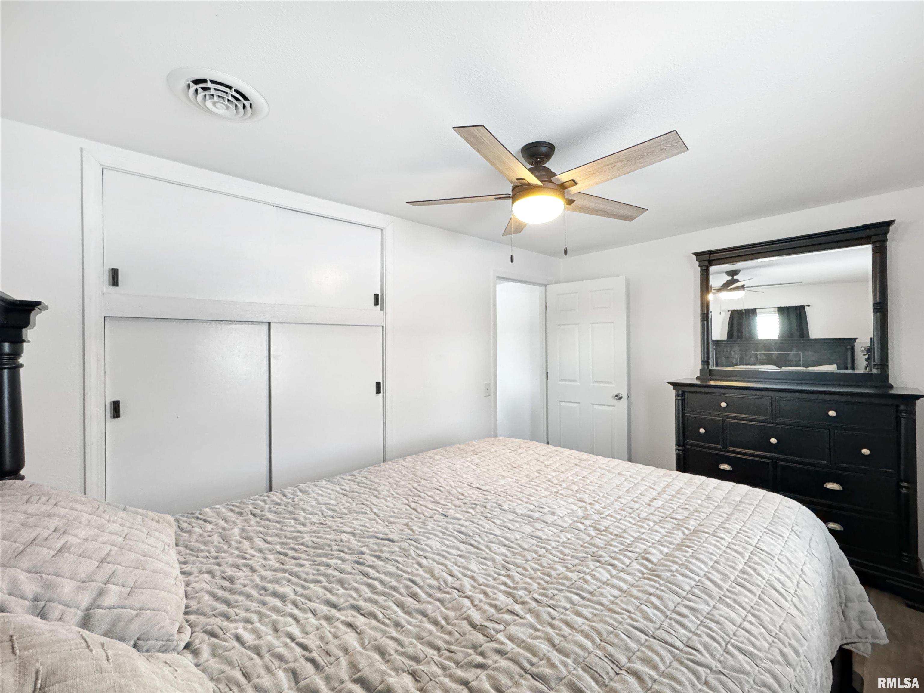 17893 Red Shale Hill Road Pekin, IL 61554 - Photo 12 of 59