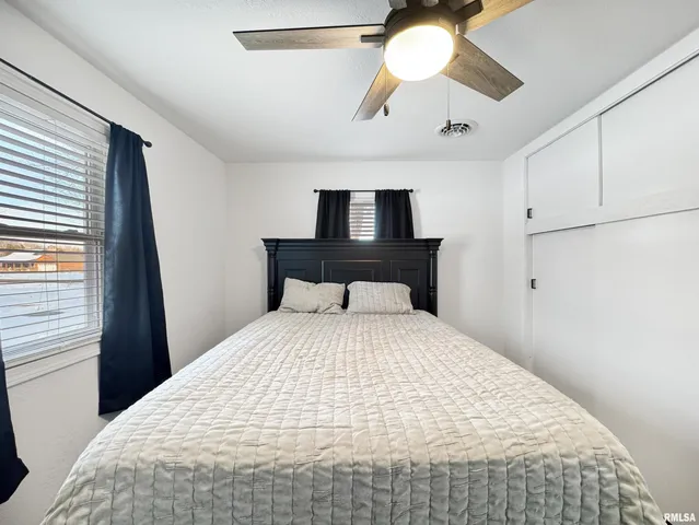 $215,000 | 17893 Red Shale Hill Road, Pekin, IL 61554