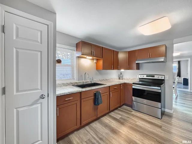 $215,000 | 17893 Red Shale Hill Road, Pekin, IL 61554