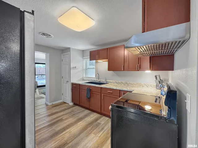 $215,000 | 17893 Red Shale Hill Road, Pekin, IL 61554