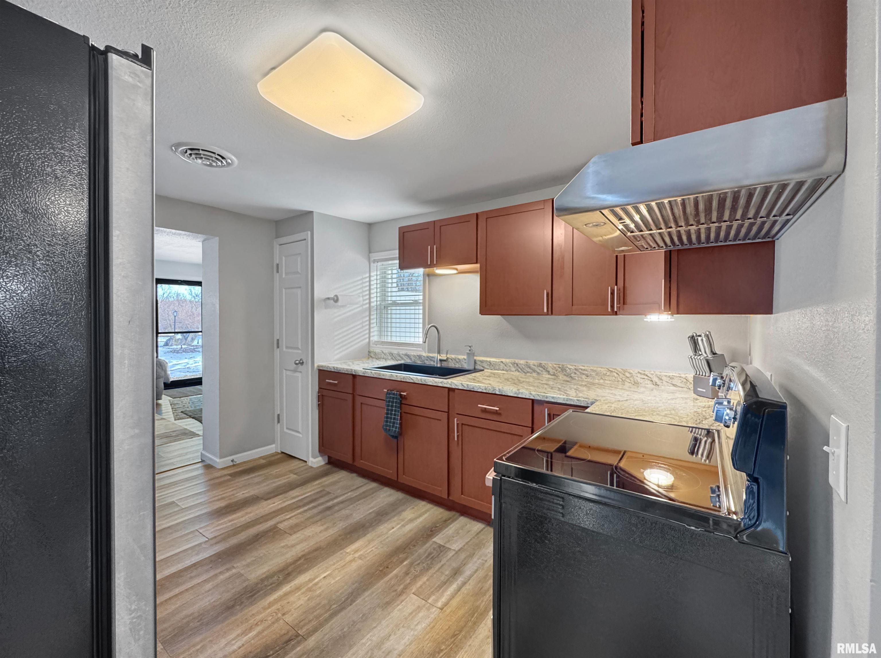 17893 Red Shale Hill Road Pekin, IL 61554 - Photo 19 of 59