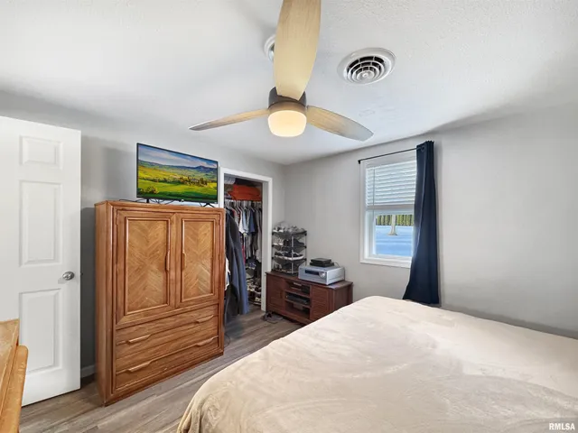 $215,000 | 17893 Red Shale Hill Road, Pekin, IL 61554