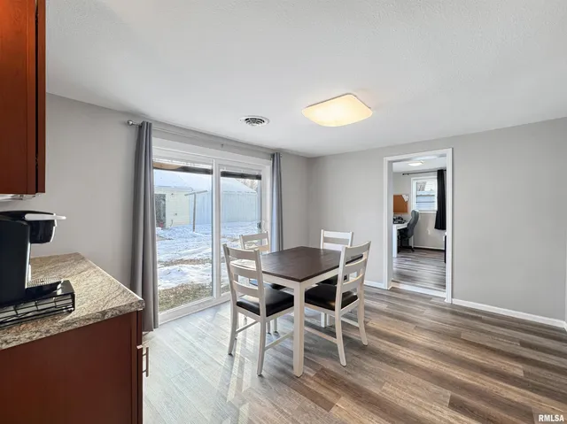 $215,000 | 17893 Red Shale Hill Road, Pekin, IL 61554