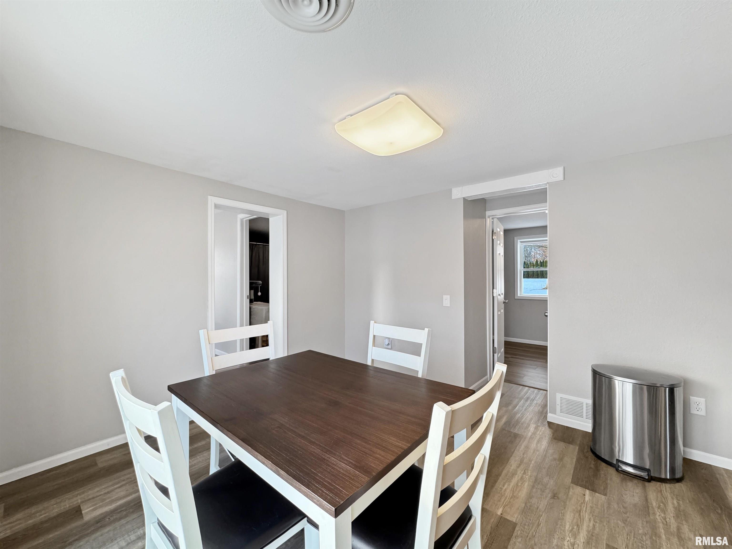 17893 Red Shale Hill Road Pekin, IL 61554 - Photo 27 of 59