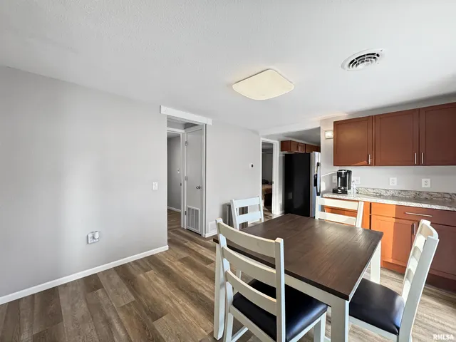 $215,000 | 17893 Red Shale Hill Road, Pekin, IL 61554