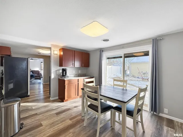 $215,000 | 17893 Red Shale Hill Road, Pekin, IL 61554