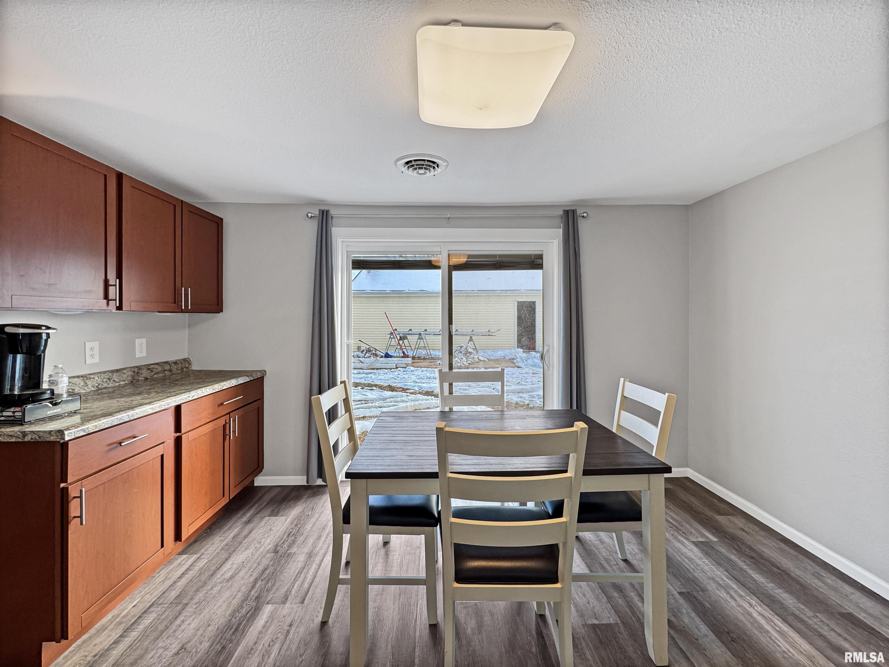 17893 Red Shale Hill Road Pekin, IL 61554 - Photo 30 of 59