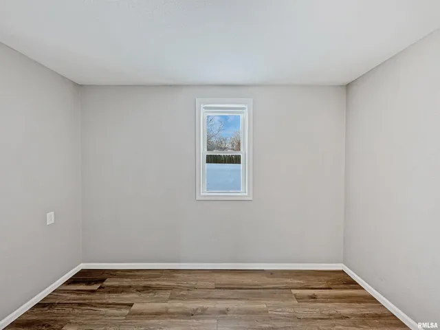 $215,000 | 17893 Red Shale Hill Road, Pekin, IL 61554