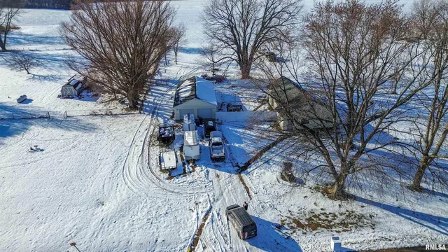 $215,000 | 17893 Red Shale Hill Road, Pekin, IL 61554