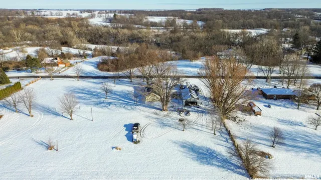 $215,000 | 17893 Red Shale Hill Road, Pekin, IL 61554