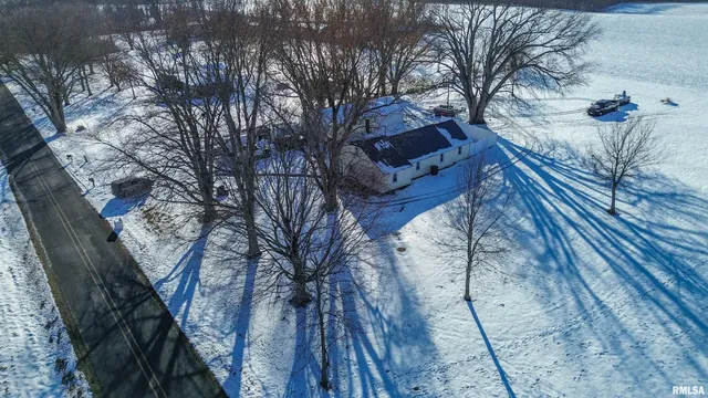 $215,000 | 17893 Red Shale Hill Road, Pekin, IL 61554