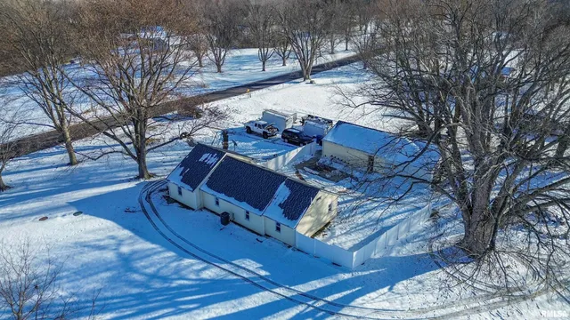 $215,000 | 17893 Red Shale Hill Road, Pekin, IL 61554