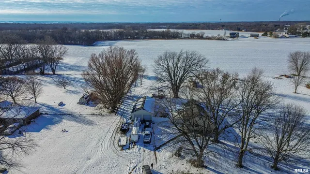 $215,000 | 17893 Red Shale Hill Road, Pekin, IL 61554