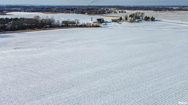 $215,000 | 17893 Red Shale Hill Road, Pekin, IL 61554