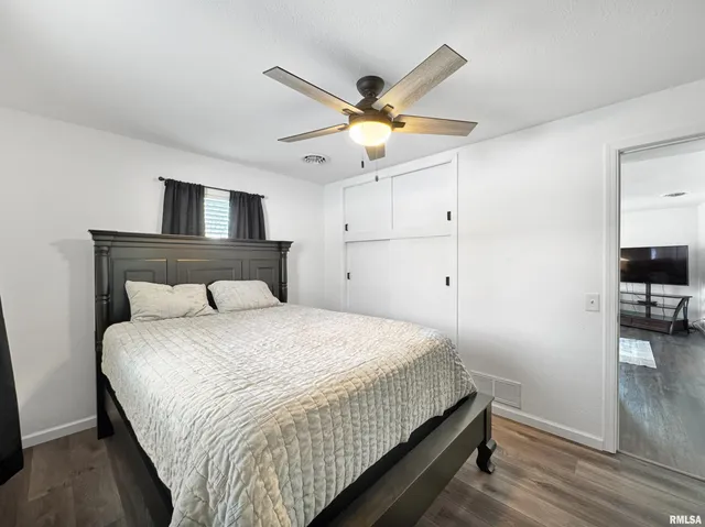 $215,000 | 17893 Red Shale Hill Road, Pekin, IL 61554