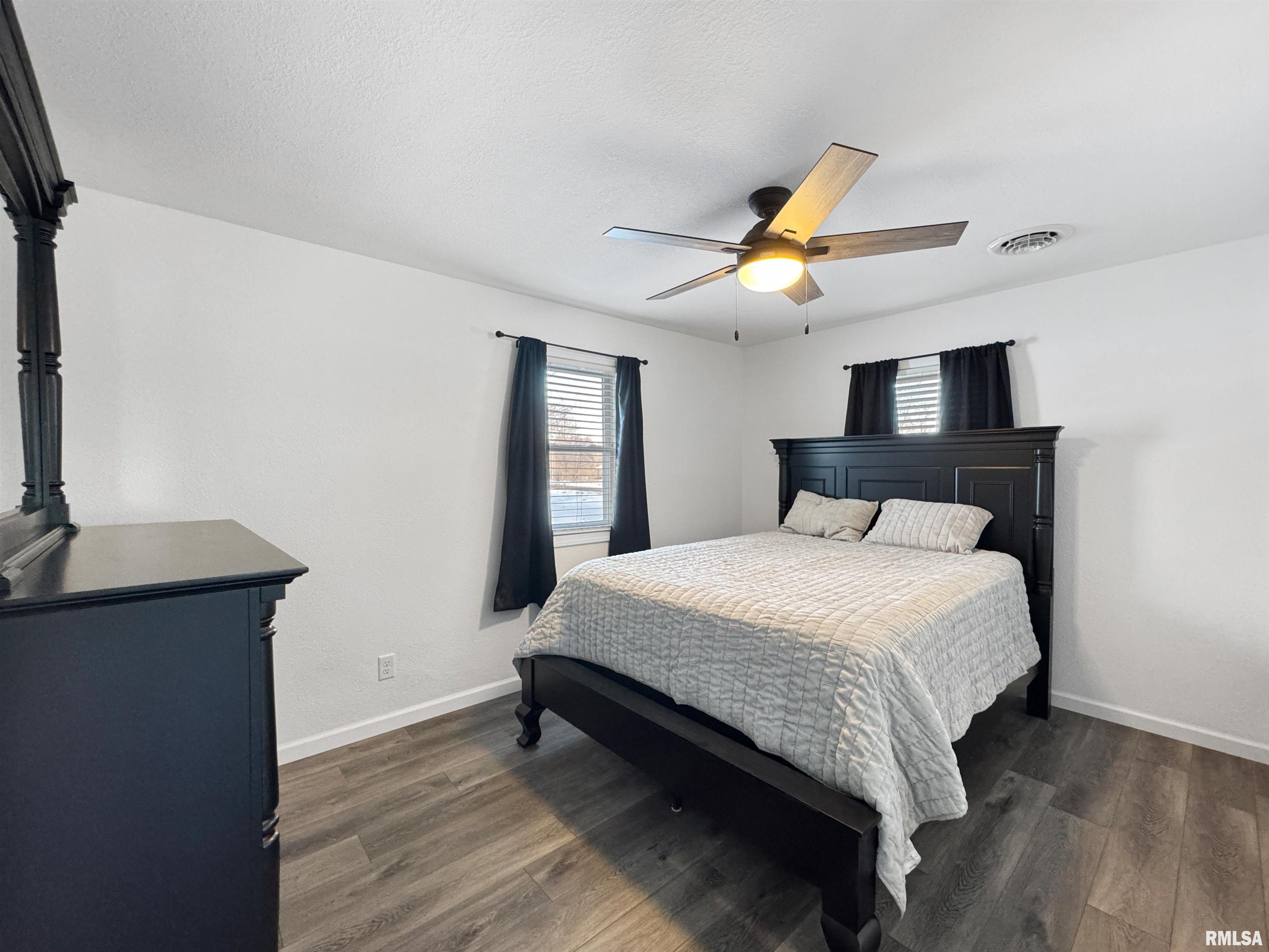 17893 Red Shale Hill Road Pekin, IL 61554 - Photo 10 of 59