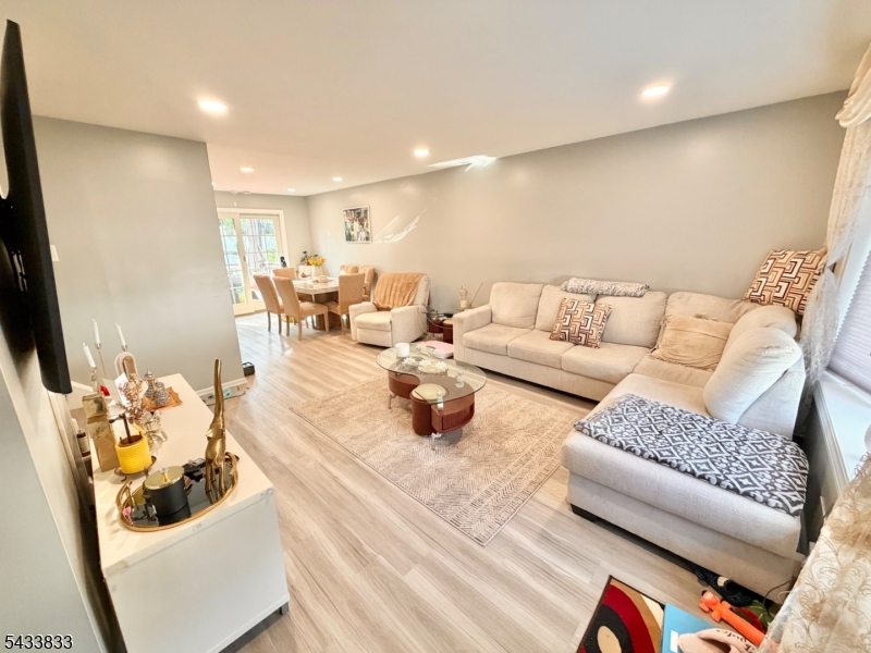 344 Nottingham Way Union, NJ 07083 - Photo 3 of 32