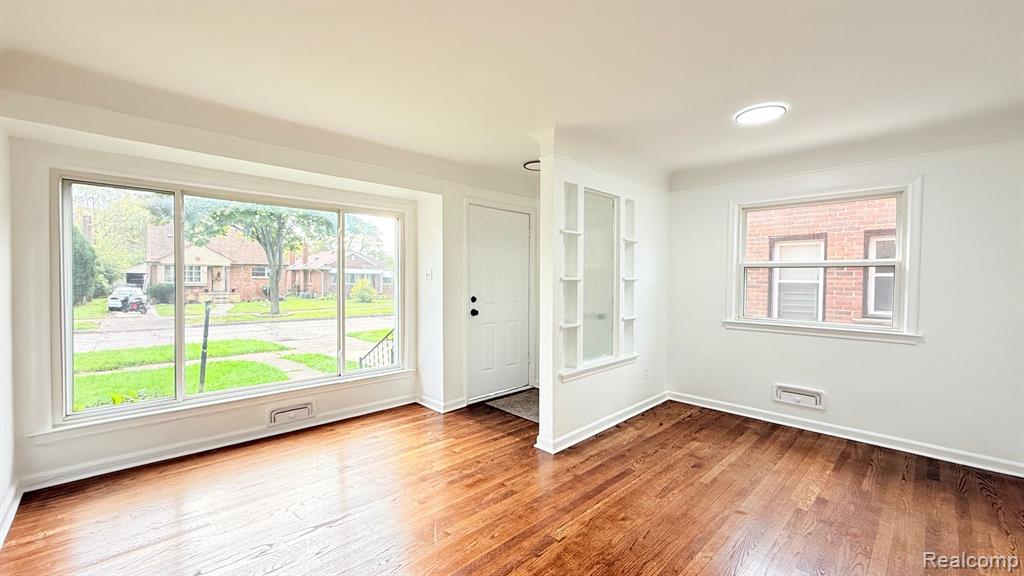 311 Amherst Street Inkster, MI 48141 - Photo 8 of 23