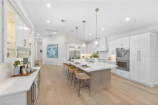 $1,900,000 | 3133 Terramar Drive, Naples, FL 34119