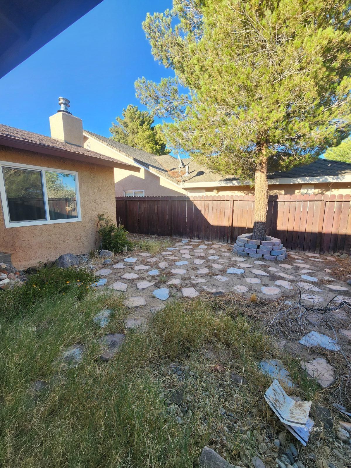 932 West Langley Avenue Ridgecrest, CA 93555 - Photo 4 of 23