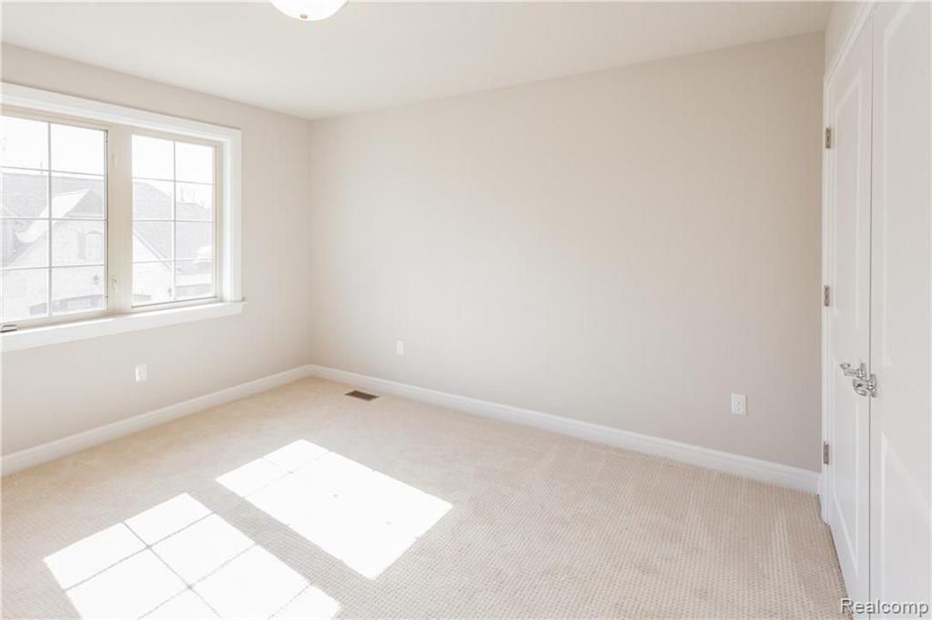 4213 Oak Arbor Crest Court Rochester, MI 48306 - Photo 22 of 30