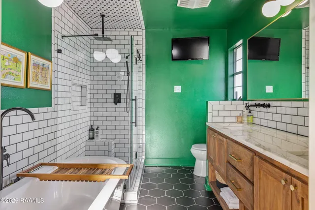 $595,000 | 617 Claymore Drive, Lafayette, LA 70503