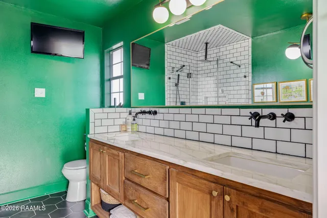 $595,000 | 617 Claymore Drive, Lafayette, LA 70503