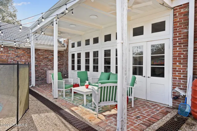 $595,000 | 617 Claymore Drive, Lafayette, LA 70503