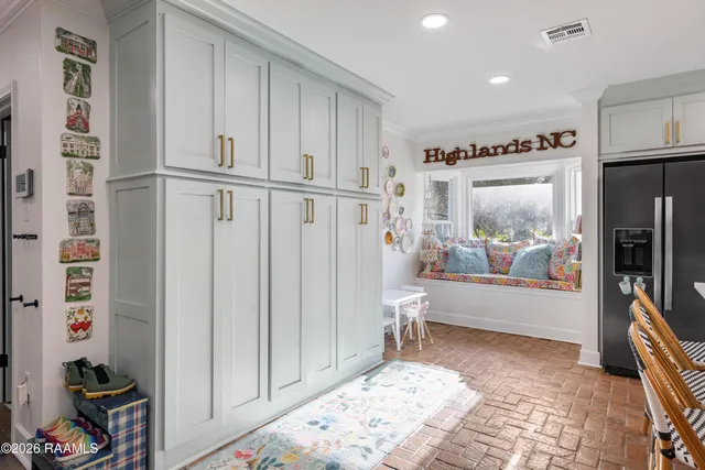 $595,000 | 617 Claymore Drive, Lafayette, LA 70503