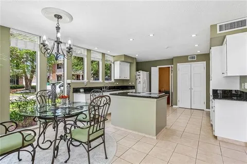 $725,000 | 1 Rue Royale, Metairie, LA 70002