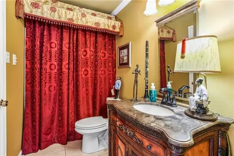 $725,000 | 1 Rue Royale, Metairie, LA 70002