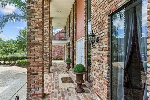 $725,000 | 1 Rue Royale, Metairie, LA 70002