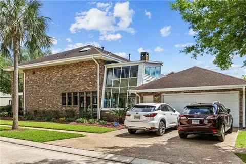 $725,000 | 1 Rue Royale, Metairie, LA 70002
